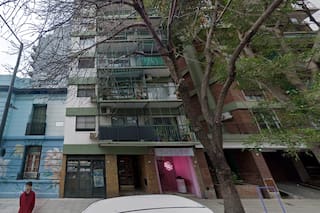 Roció con alcohol a su novia y amenazó con prenderla fuego en su departamento de Núñez