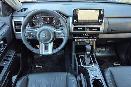 El interior de la Mitsubishi L200 fue totalmente renovado