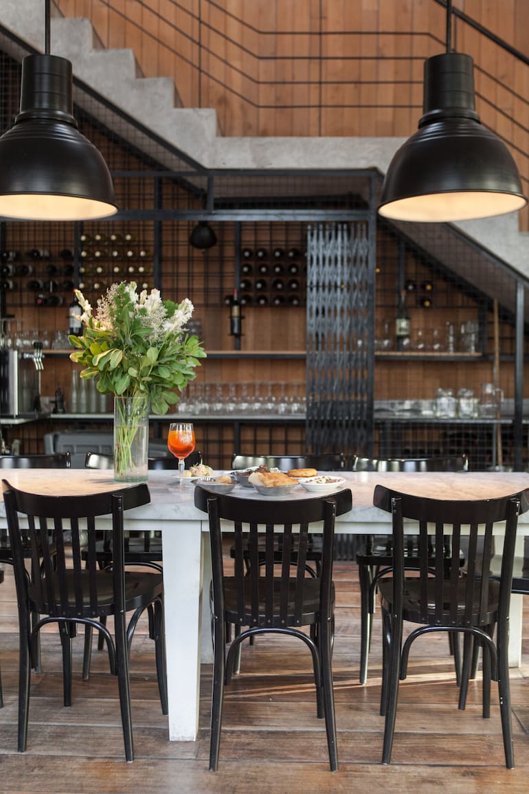 El interior de Oporto, de cuidado estilo industrial.