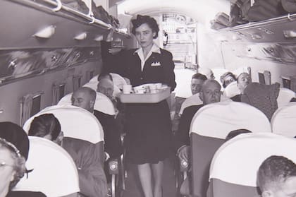 El interior de un Douglas DC-3, un navión pequeño pero resistente