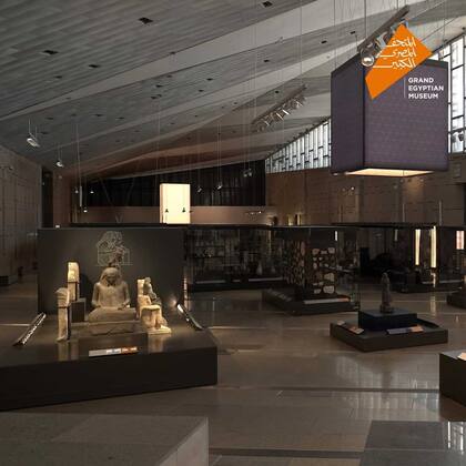 El interior de una de las salas del Gran Museo Egipcio