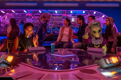 El interior del hotel Star Wars Galactic Starcruiser en Disney