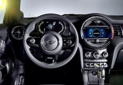 El interior del Mini Cooper SE eléctrico
