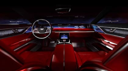 El interior del modelo cuenta con cinco pantallas LCD.
