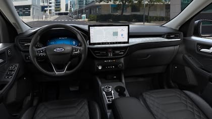 El interior del nuevo Ford Kuga con pantalla táctil de 13,2″ y tablero eléctrico