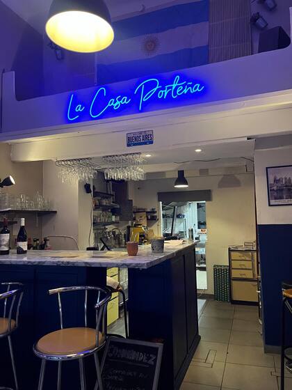 El interior del restaurante de Bárbara en el corazón de Marsella
