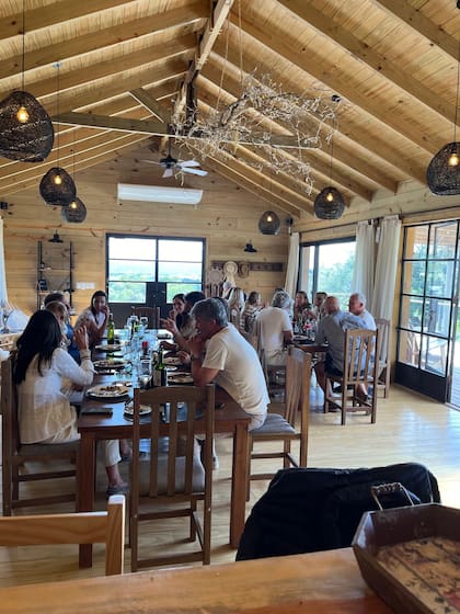 El interior del restaurante ideado por Diego y Constanza.
