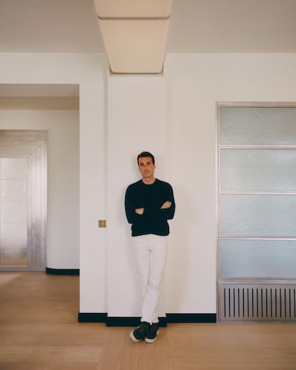 El interiorista francés Rudy Guénaire, conocido por diseñar espacios sencillos, luminosos y con mucha identidad.