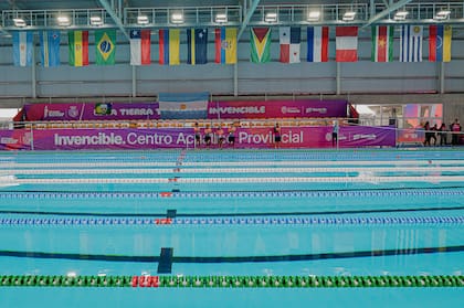 El Invencible Centro Acuático vibra al ritmo de la natación, el gran foco de los primeros días de competencia