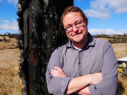 El investigador australiano Brad Tucker fue contactado por dos granjeros luego de descubrir basura espacial en sus terrenos