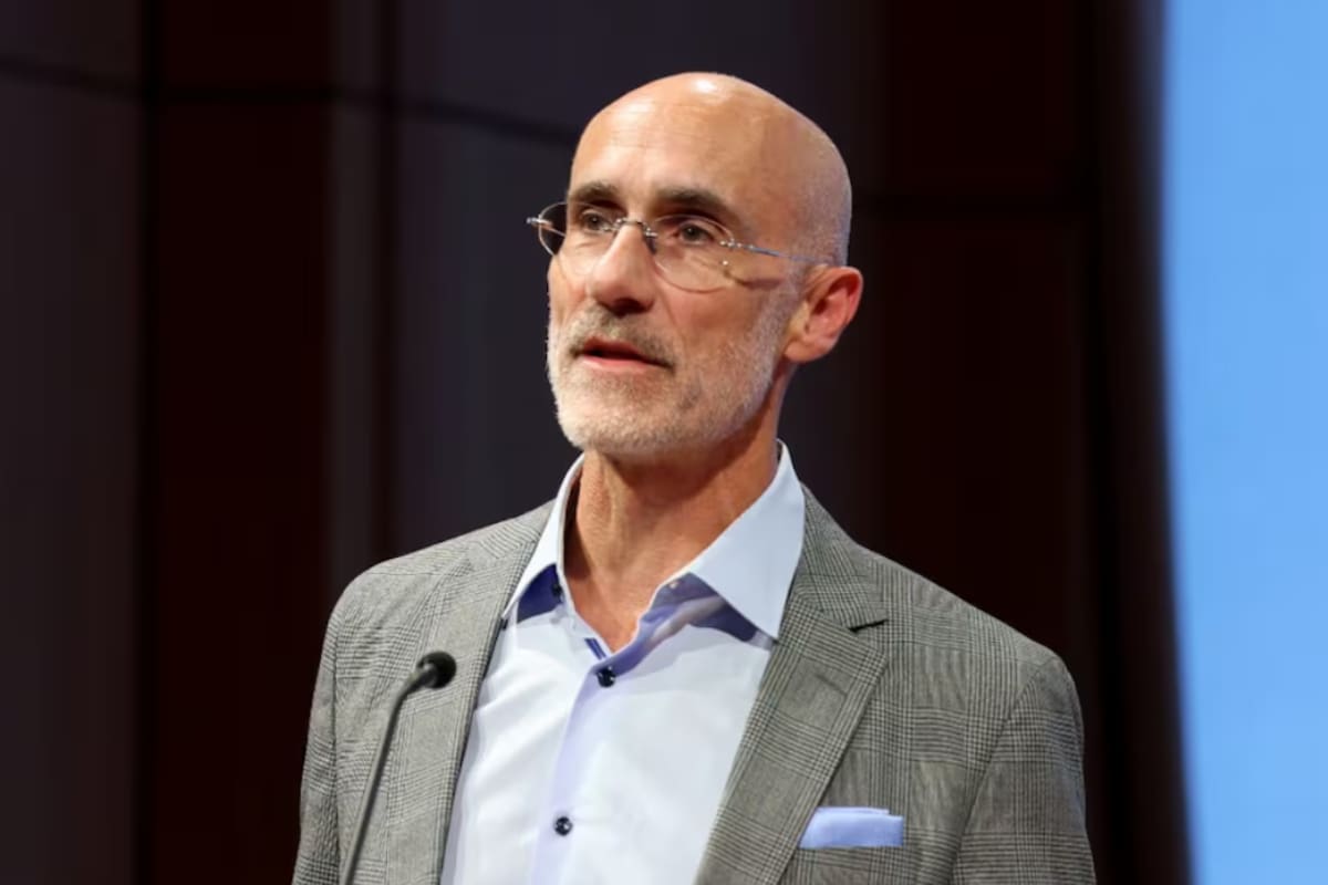 El investigador de Harvard Arthur C. Brooks sostiene que cumplir todas las metas no garantiza una felicidad duradera