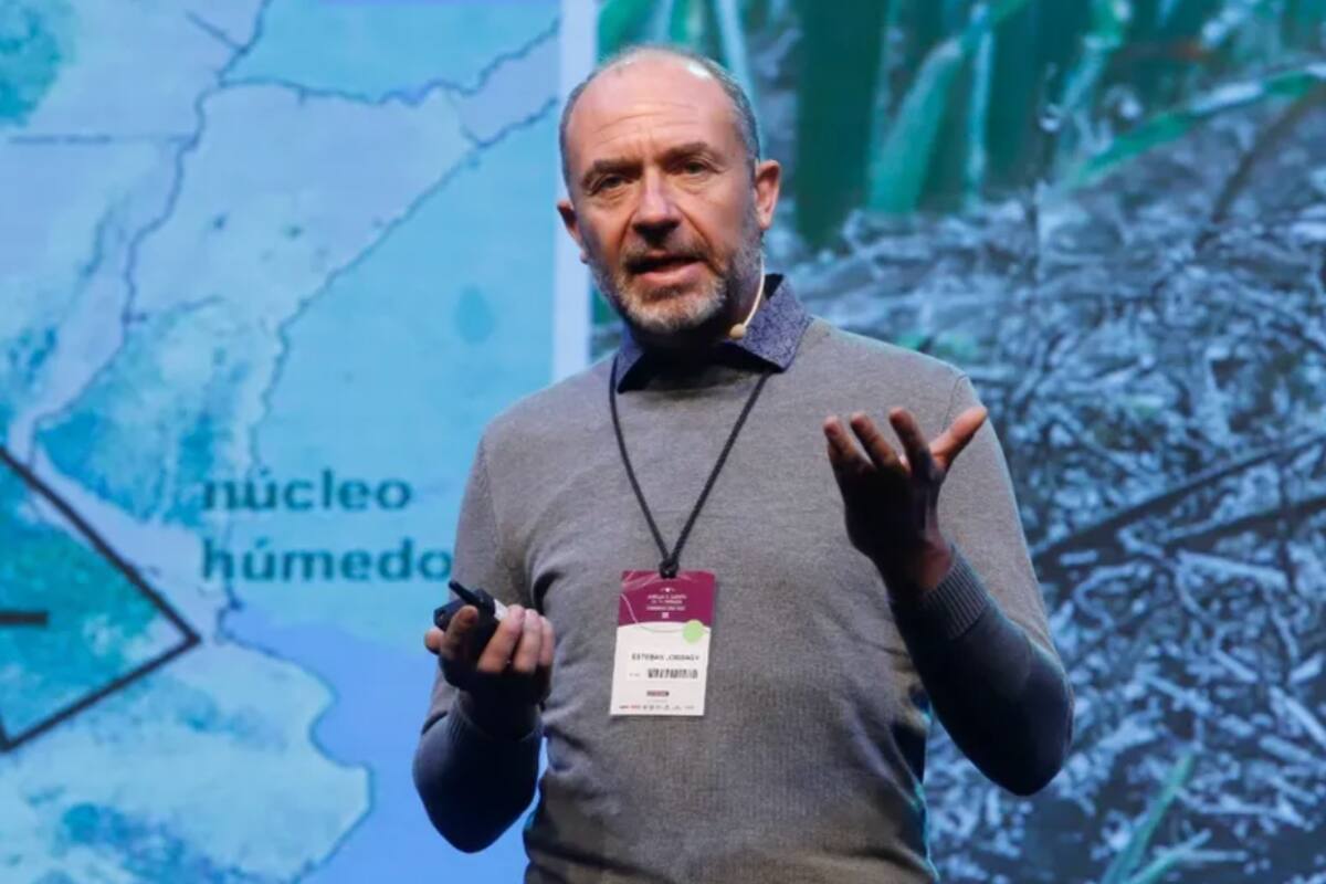 El investigador Esteban Jobbágy, durante su presentación en el Congreso CREA 2022