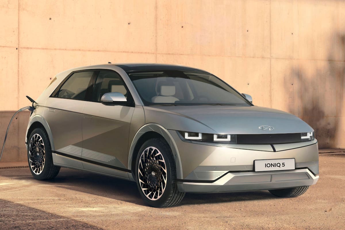 El Ioniq 5 de Hyundai cuenta con un sistema de paneles solares, una modalidad complementaria a la recarga con cable de la batería