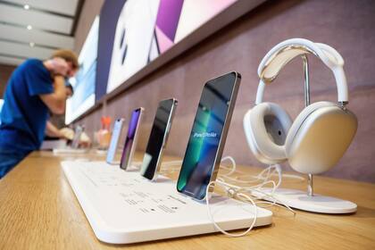 El iPhone 13, en venta en un Apple Store de Estados Unidos