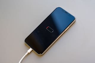 Vuelven las baterías removibles, y un fabricante de celulares no se quiere quedar atrás