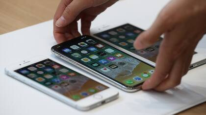 El iPhone X tiene carga inalámbrica y es resistente al agua
