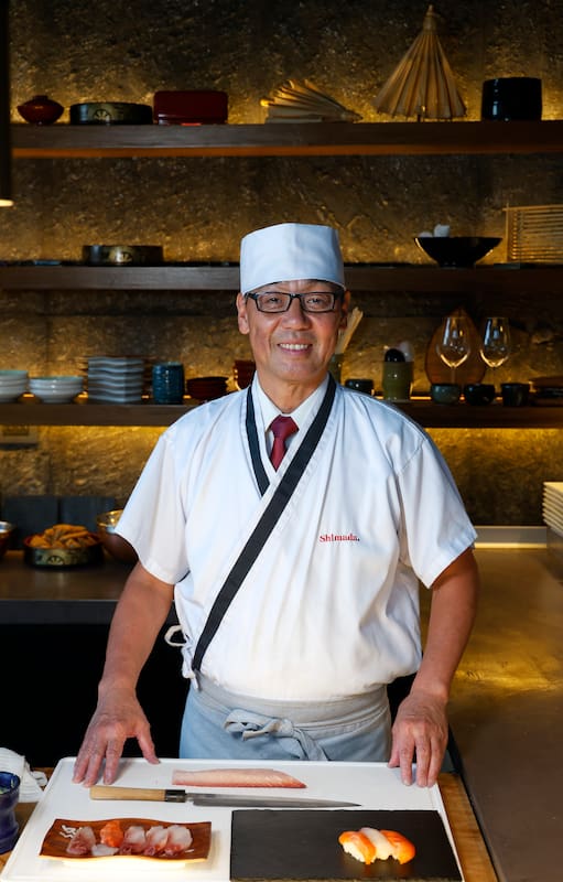 El itamae Takeshi Shimada en su barra