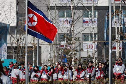 El izamiento de la bandera de Corea del Norte