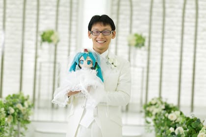 El japonés Akihiko Kondo se casó con la cantante virtual de sus sueños, Hatsune Miku