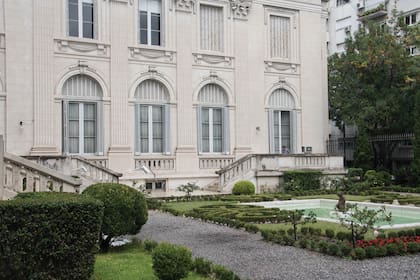 El jardín con estilo francés del Museo de Arte Decorativo se puede visitar de forma gratuita con cita previa.
