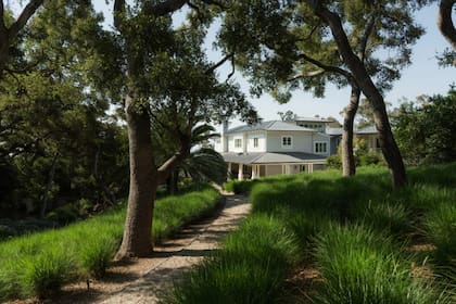 El jardín de la mansión fue ampliado y remodelado durante las reformas