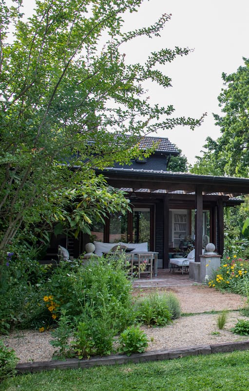 El jardín fusiona el estilo romántico y el naturalista