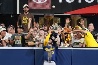 Garrett Mitchell ya sano muestra con los Cerveceros lo que puede tras perderse playoffs 2025