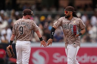 Tatis Jr., Cronenworth y Machado abren con jonrones y Padres vencen 4-3 a Yankees