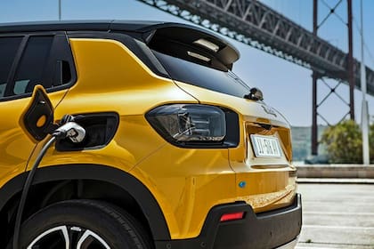 El Jeep Avenger, recientemente presentado en Europa, es el primer SUV 100% eléctrico de la marca de Stellantis