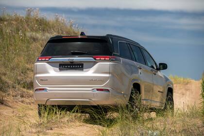 El Jeep Commander ofrece muy buena capacidad todoterreno para moverse en la arena, el barro y caminos de tierra