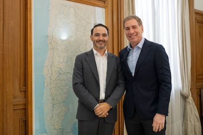 El jefe de Gabinete de Ministros, Diego Santilli, mantuvo un encuentro con el gobernador de Corrientes, Juan Pablo Valdés.