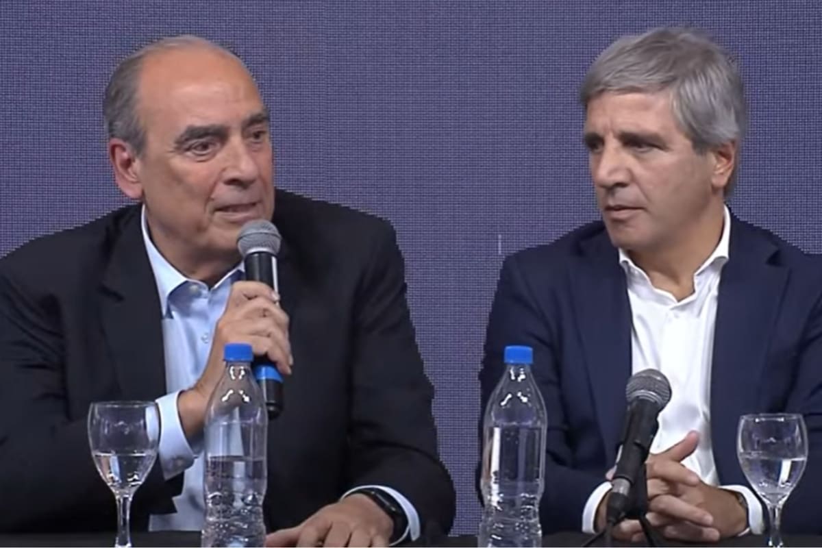 El jefe de Gabinete, Guillermo Francos, y el ministro de Economía, Luis Caputo
