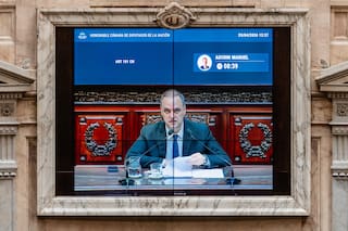 Adorni, un escándalo en cascada