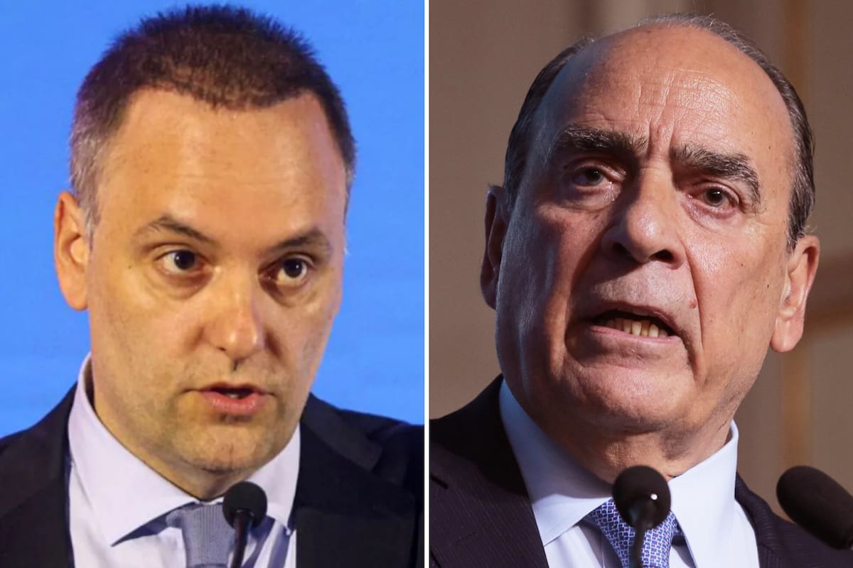 El jefe de Gabinete Manuel Adorni junto al exfuncionario de la administración Milei Guillermo Francos