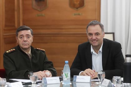 El jefe de Gabinete, Manuel Adorni, mantuvo una reunión con el Ministro de Defensa, Carlos Presti