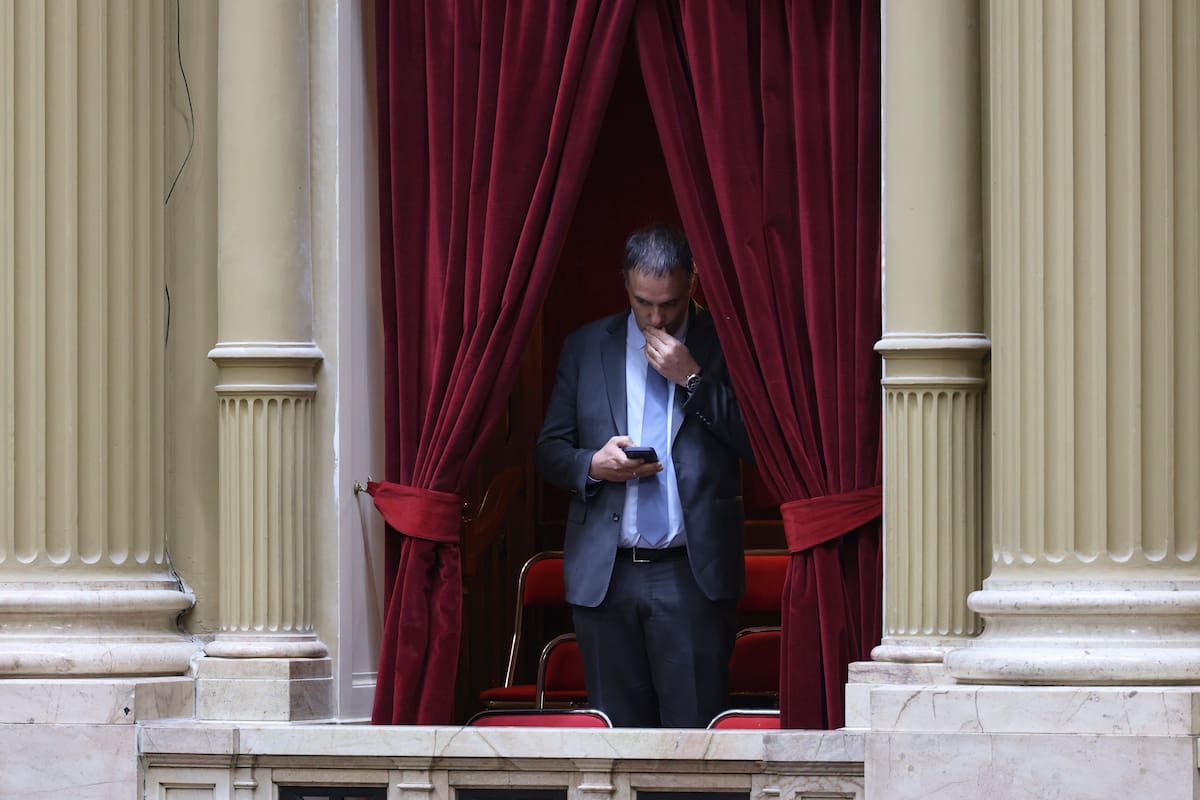 El jefe de gabinete, Manuel Adorni, no asistió al Congreso en marzo a dar su informe de gestión y no hay señales de que vaya a hacerlo en abril