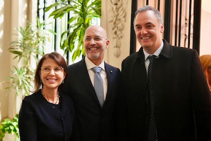 El jefe de Gabinete Manuel Adorni participó de la celebración por el 80° aniversario de la República Italiana, realizada en la Embajada de Italia en la Argentina, junto al embajador Fabrizio Nicoletti