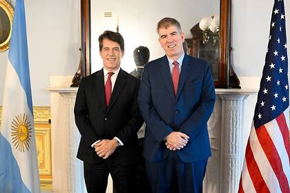 El jefe de Gabinete, Nicolás Posse, junto con el subsecretario de Asuntos Internacionales del Tesoro de los Estados Unidos, Jay Shambaugh, en Washington.