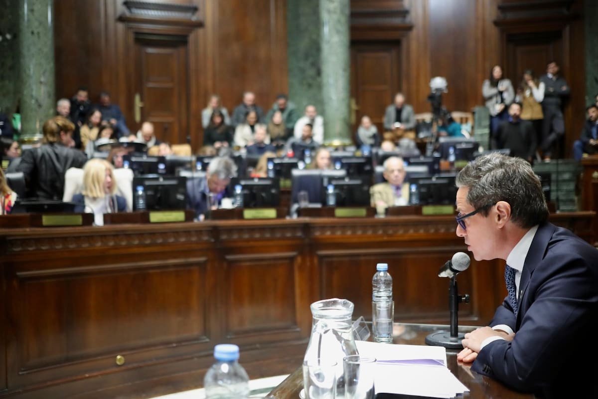El jefe de Gabinete porteño, Gabriel Sánchez Zinny, en la Legislatura