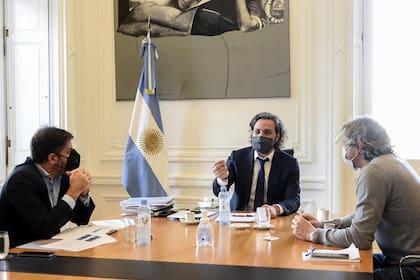 El jefe de Gabinete, Santiago Cafiero, se reunió hoy con sus pares de la Provincia, Carlos Bianco, y de la ciudad de Buenos Aires, Felipe Miguel.