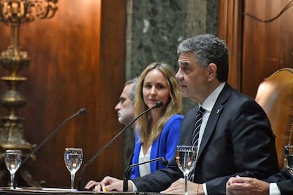 El jefe de Gobierno, Jorge Macri, durante el comienzo al XXVII período de sesiones ordinarias, junto con la vicejefa Clara Muzzio