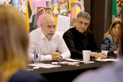 El jefe de Gobierno porteño, Horacio Rodríguez Larreta, encabezó esta mañana una reunión de su gabinete, al reaparecer públicamente luego de las PASO del domingo pasado