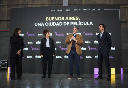 El jefe de Gobierno porteño, Jorge Macri, y los ministros de Desarrollo Productivo, Roberto García Moritán, y de Cultura, Gabriela Ricardes