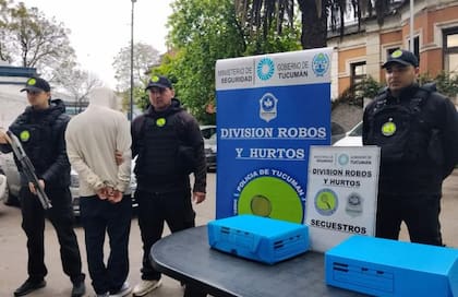 El jefe de Policía, comisario general Joaquín Girvau, confirmó que el detenido contaba con numerosos antecedentes y una condena