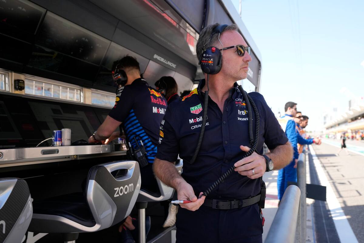 El jefe de Red Bull Christian Horner durante la primera sesión de prácticas previo al Gran Premio de Baréin de la Fórmula Uno