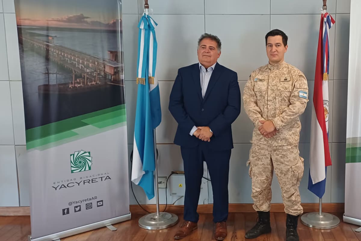 El jefe de Seguridad e Informaciones de la Entidad Binancional Yacyretá, Jorge Omar Waisman; asistió a Santiago Caputo en Misiones