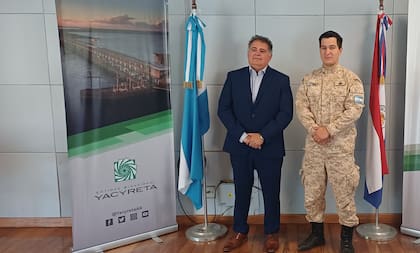El jefe de Seguridad e Informaciones de la Entidad Binancional Yacyretá, Jorge Omar Waisman; asistió a Santiago Caputo en Misiones