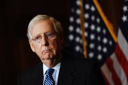 El jefe del bloque de senadores republicanos Mitch McConnell reconoció a Biden como presidente electo, en contraste con la postura de Trump