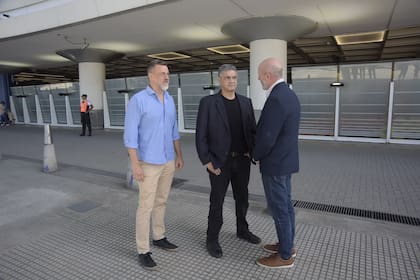 El jefe del gobierno porteño, Jorge Macri, acompañado por el ministro de Seguridad, Waldo Wolff, y el secretario de Seguridad, Diego Kravetz