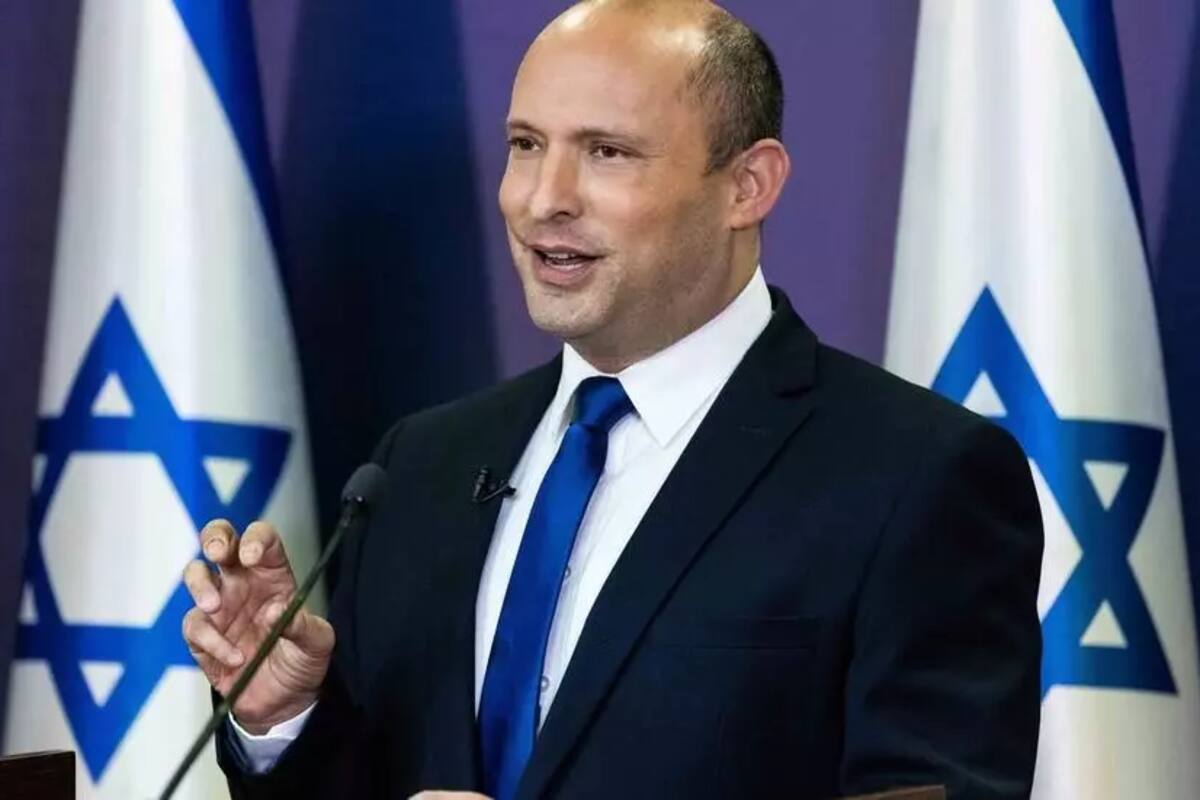 El jefe del partido de derecha radical israelí Yamina, Naftali Bennett, durante un discurso en el Parlamento, en Jerusalén, el 30 de mayo de 2021 YONATAN SINDEL POOL/AFP